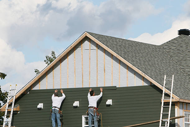 Professional Siding Repair technician working in Georgetown, KY